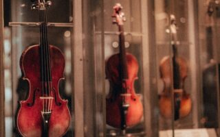 4 Factors to Consider When Buying Stringed Instruments