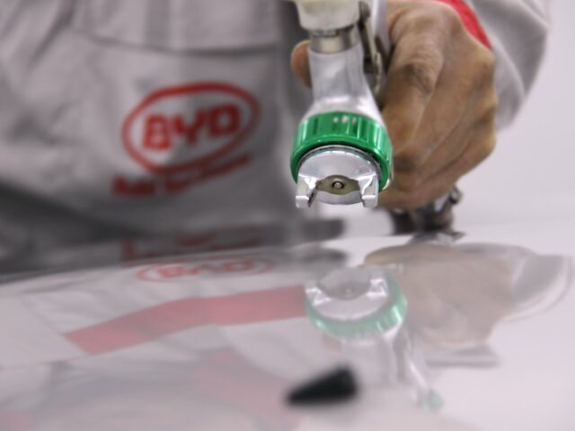 How to Find the Best Hail Damage Repair Shop in Your Area